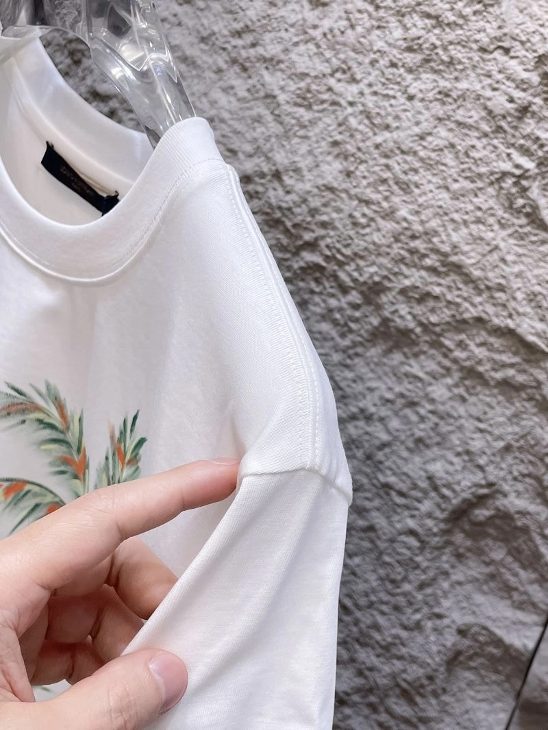 Louis Vuitton T-Shirts UrbanChic 134721