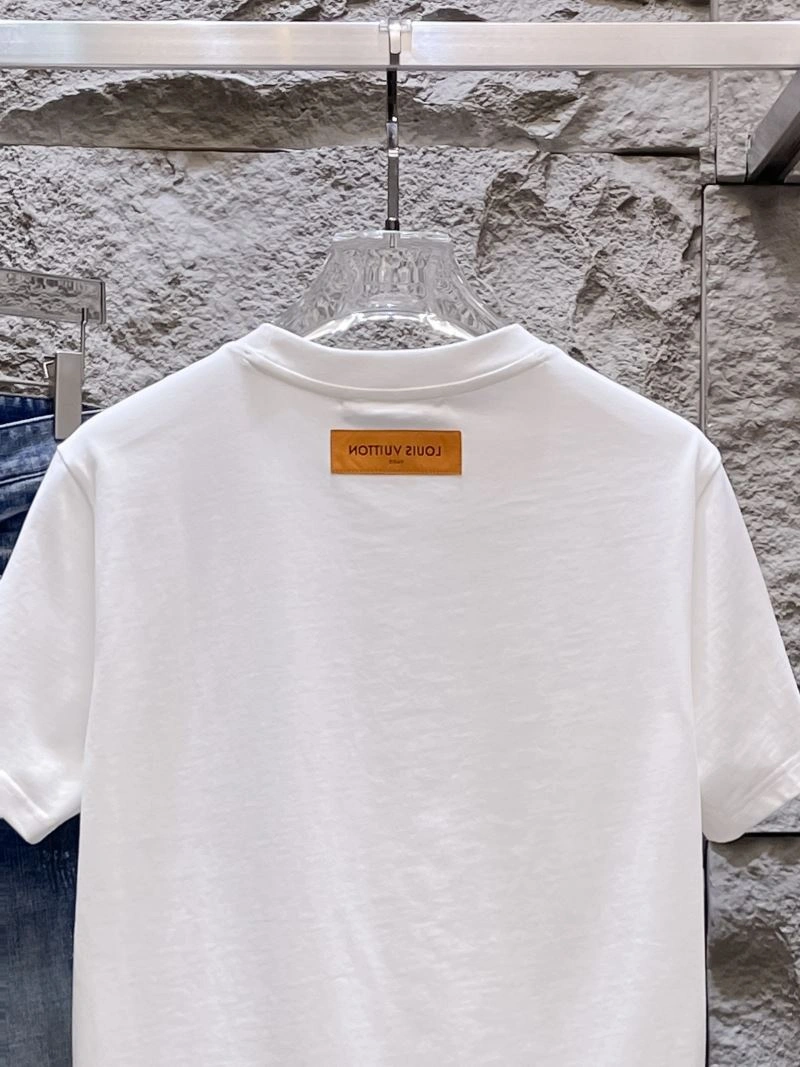 Louis Vuitton T-Shirts UrbanChic 134721