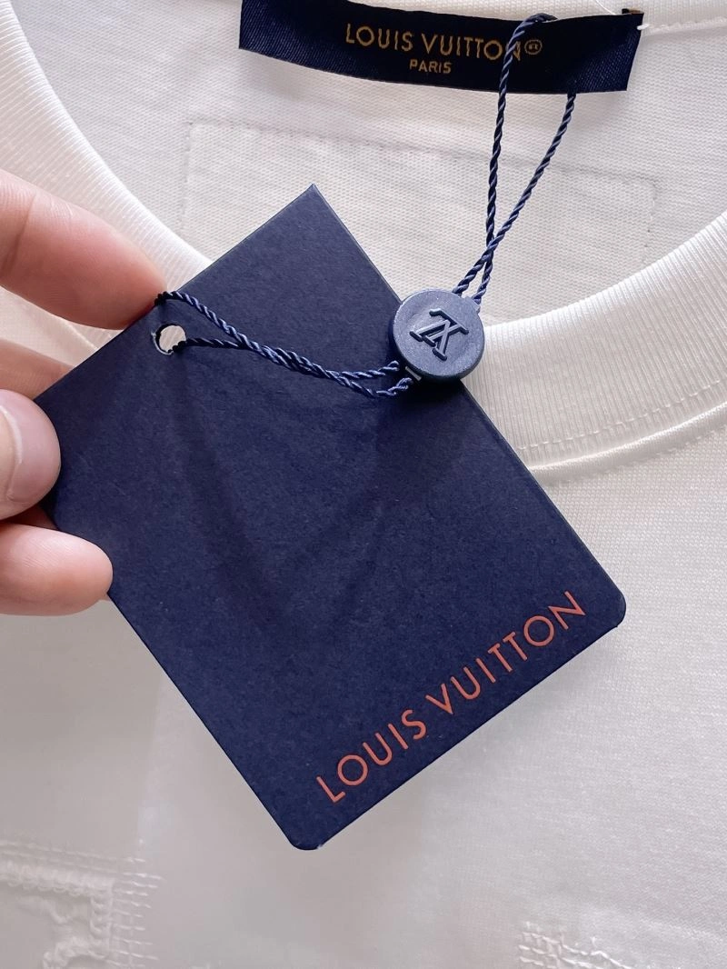 Louis Vuitton T-Shirts UrbanChic 134721