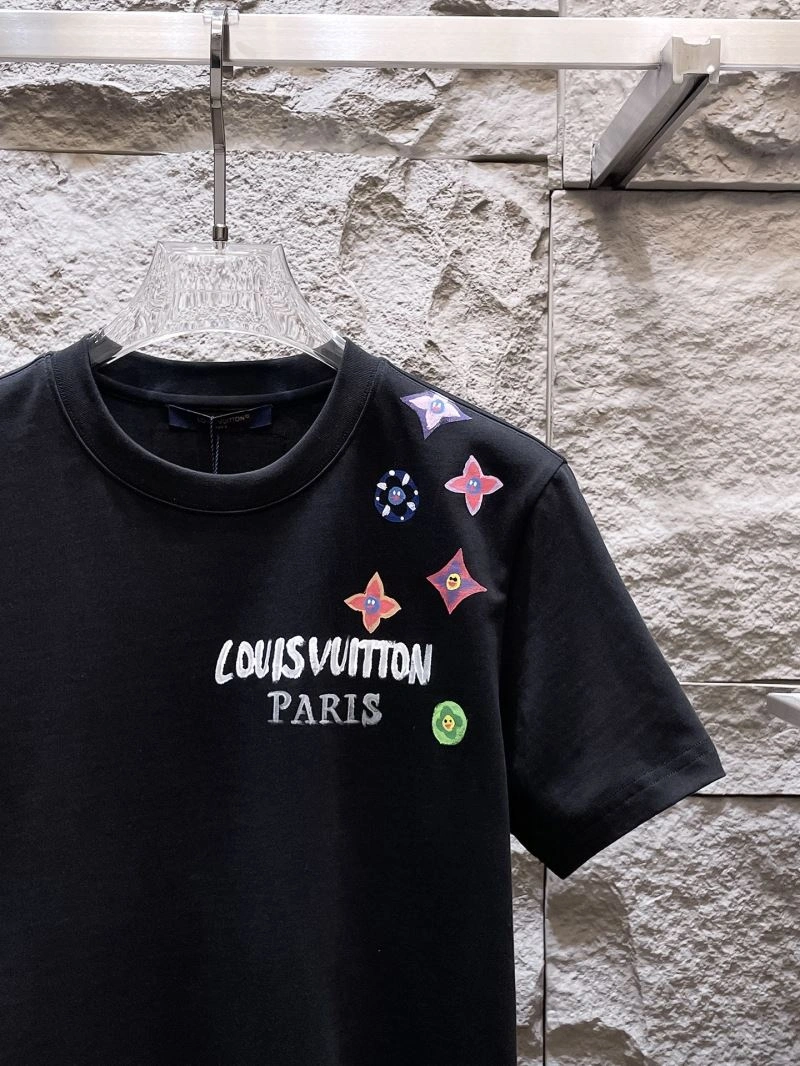 Louis Vuitton T-Shirts Elegant 134734