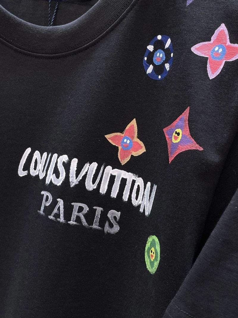 Louis Vuitton T-Shirts Elegant 134734