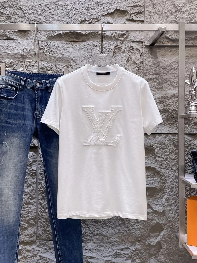 Snug Louis Vuitton T-Shirts 134718