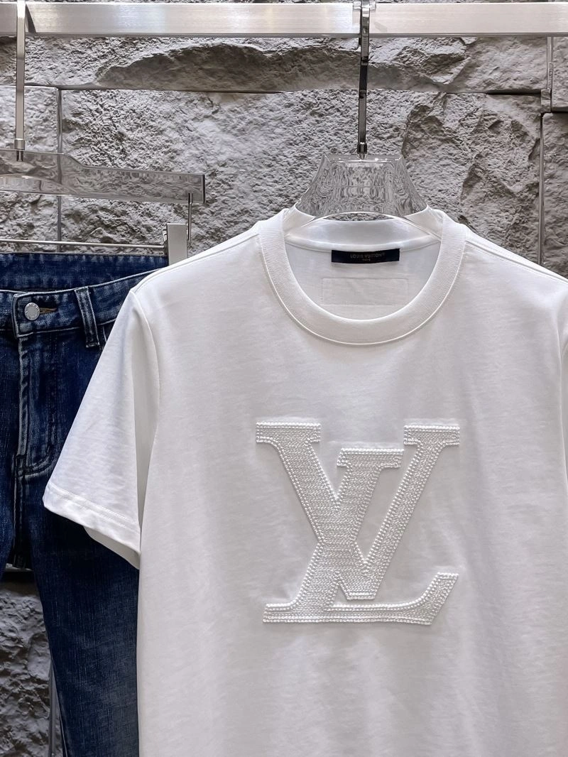 Snug Louis Vuitton T-Shirts 134718