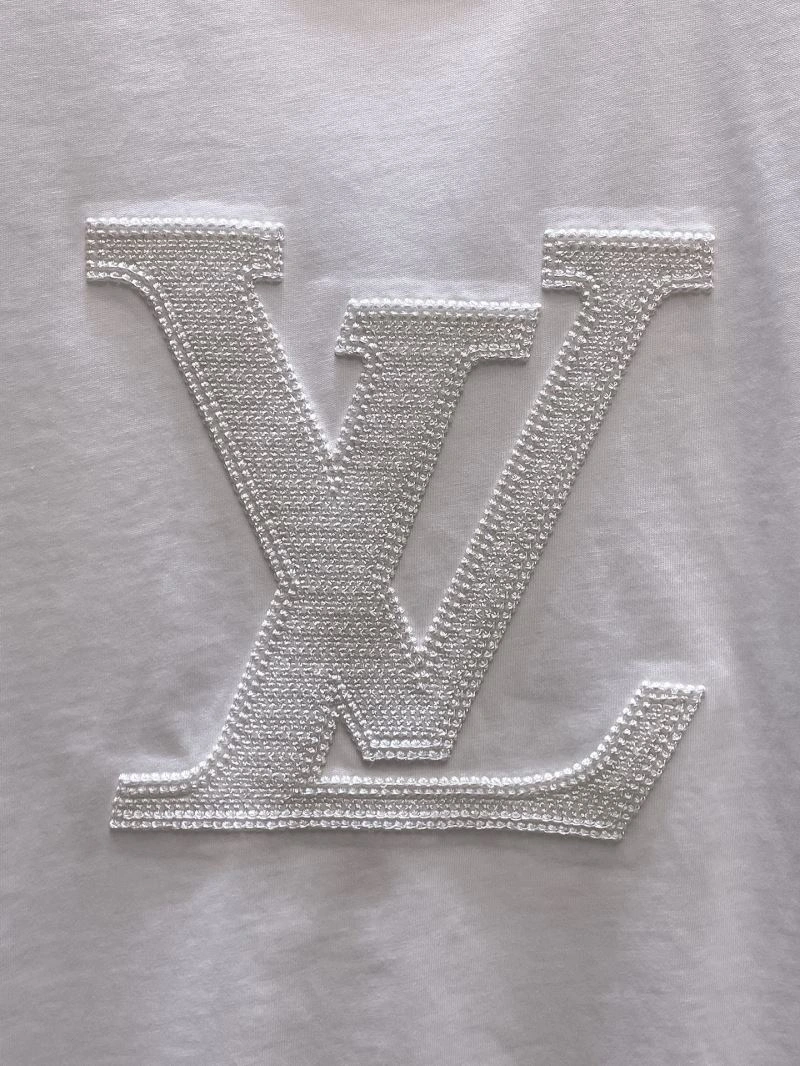 Snug Louis Vuitton T-Shirts 134718
