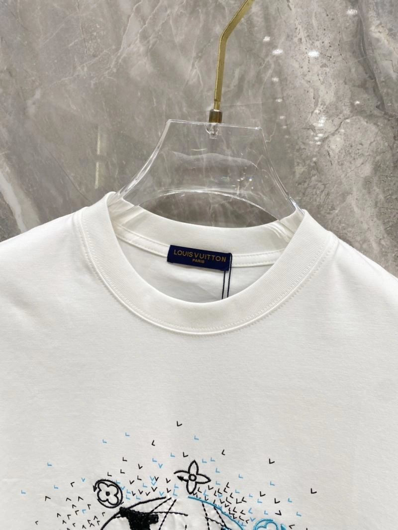 Sophisticated Louis Vuitton T-Shirts 134741