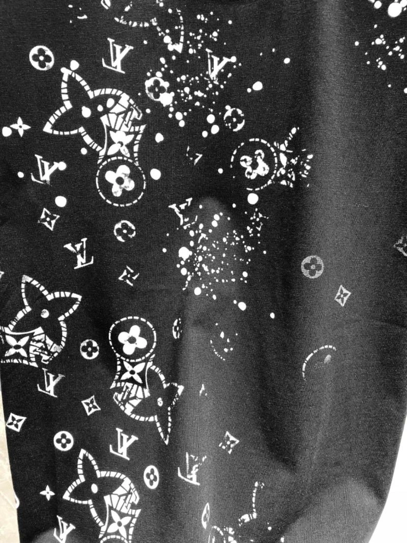 ModernLook Louis Vuitton T-Shirts 134732
