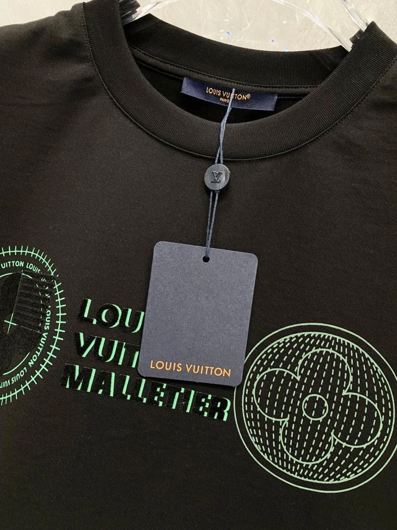Versatile Louis Vuitton T-Shirts 134715
