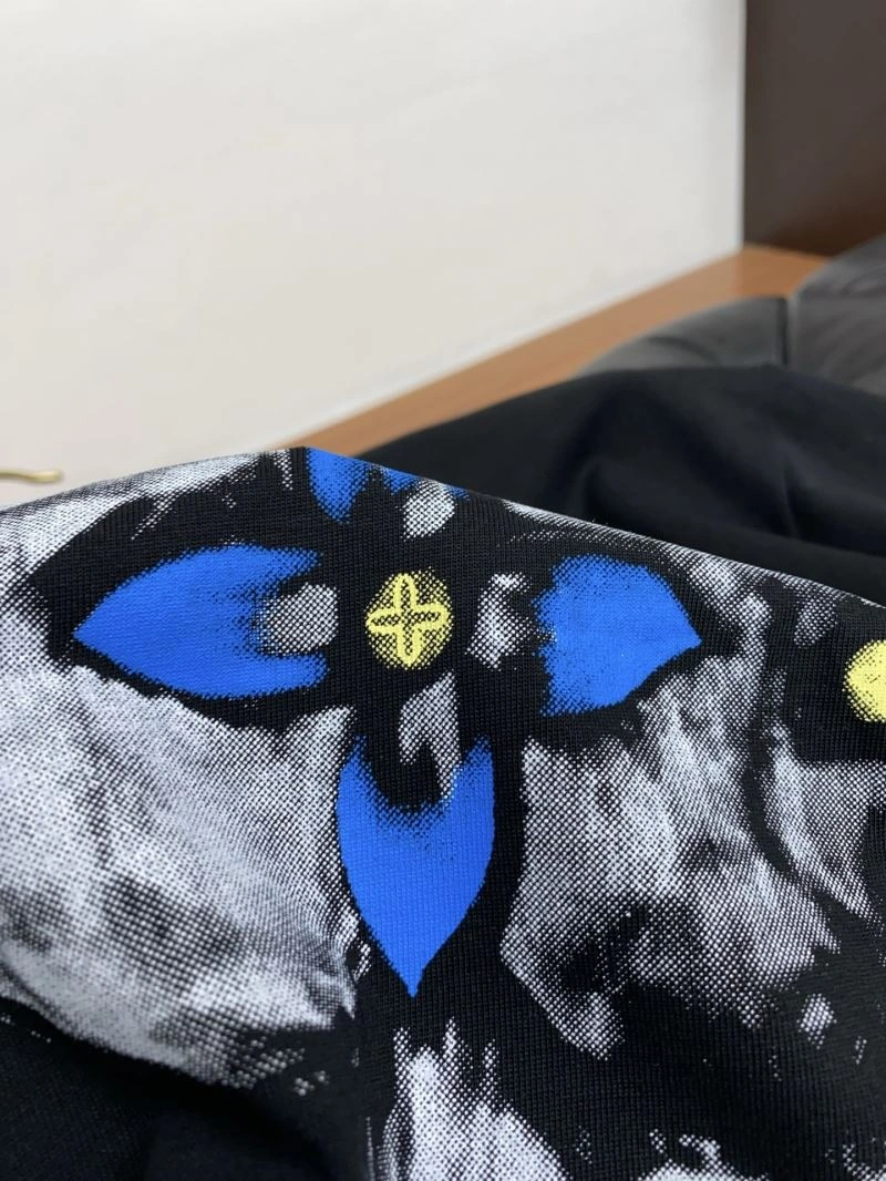 Louis Vuitton T-Shirts Soft 134694
