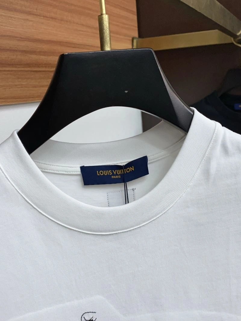 Compact Louis Vuitton T-Shirts 134687
