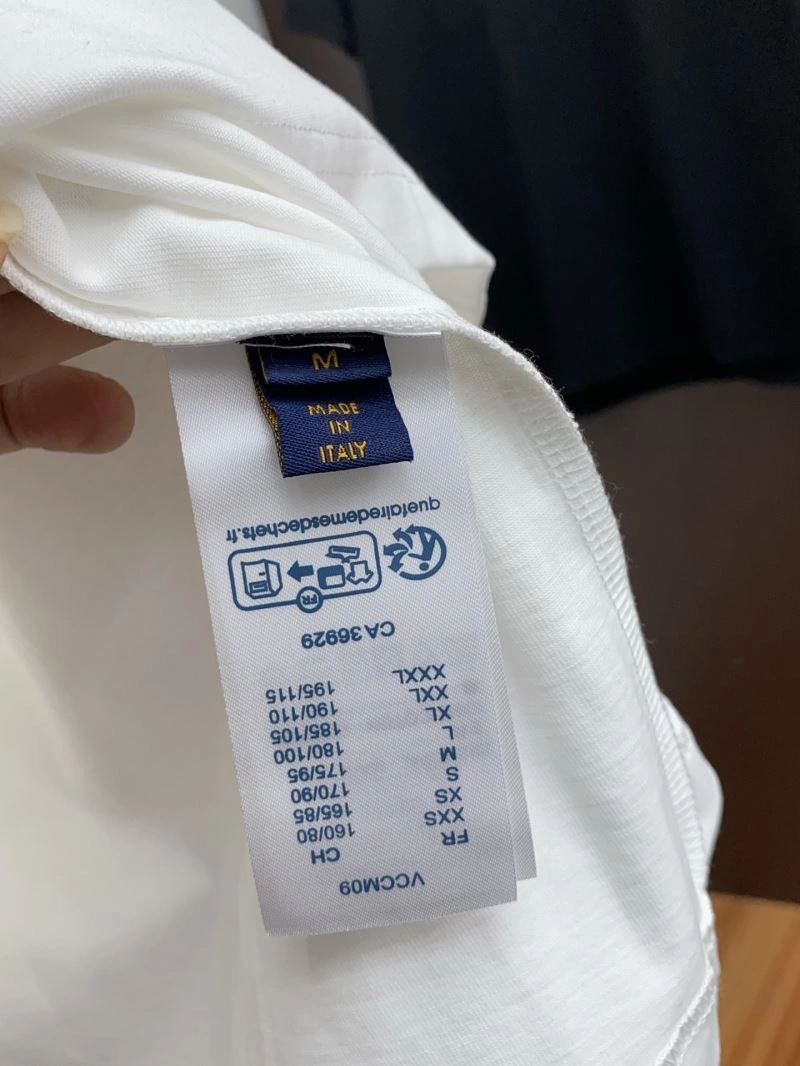 Compact Louis Vuitton T-Shirts 134687