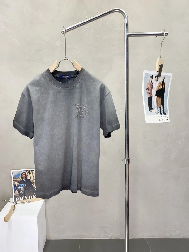 Bright Louis Vuitton T-Shirts 134690