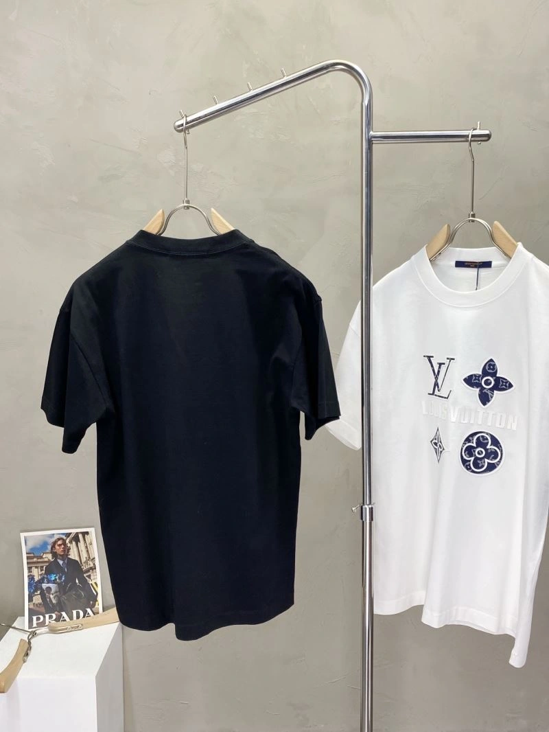 Contemporary Louis Vuitton T-Shirts 134699