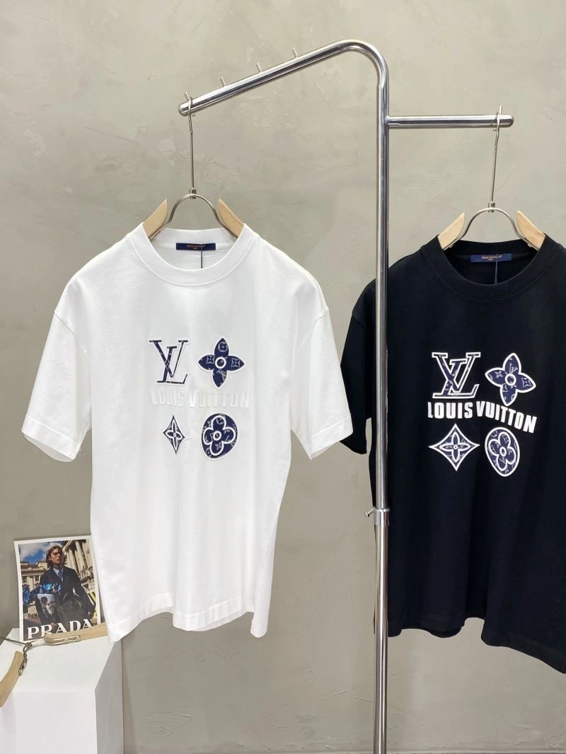 Contemporary Louis Vuitton T-Shirts 134699