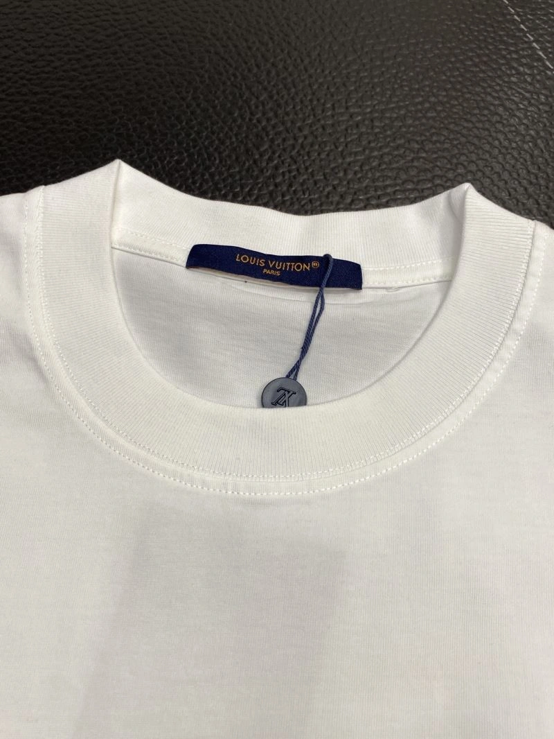 Contemporary Louis Vuitton T-Shirts 134699