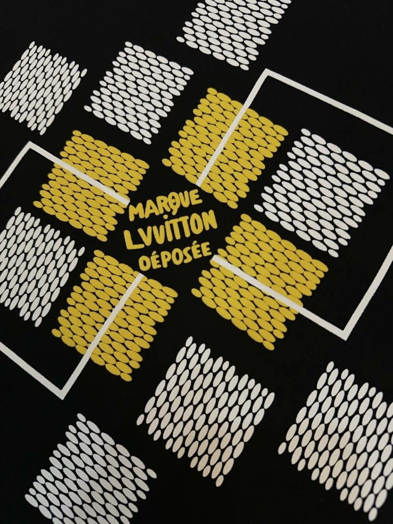 Tailored Louis Vuitton T-Shirts 134701