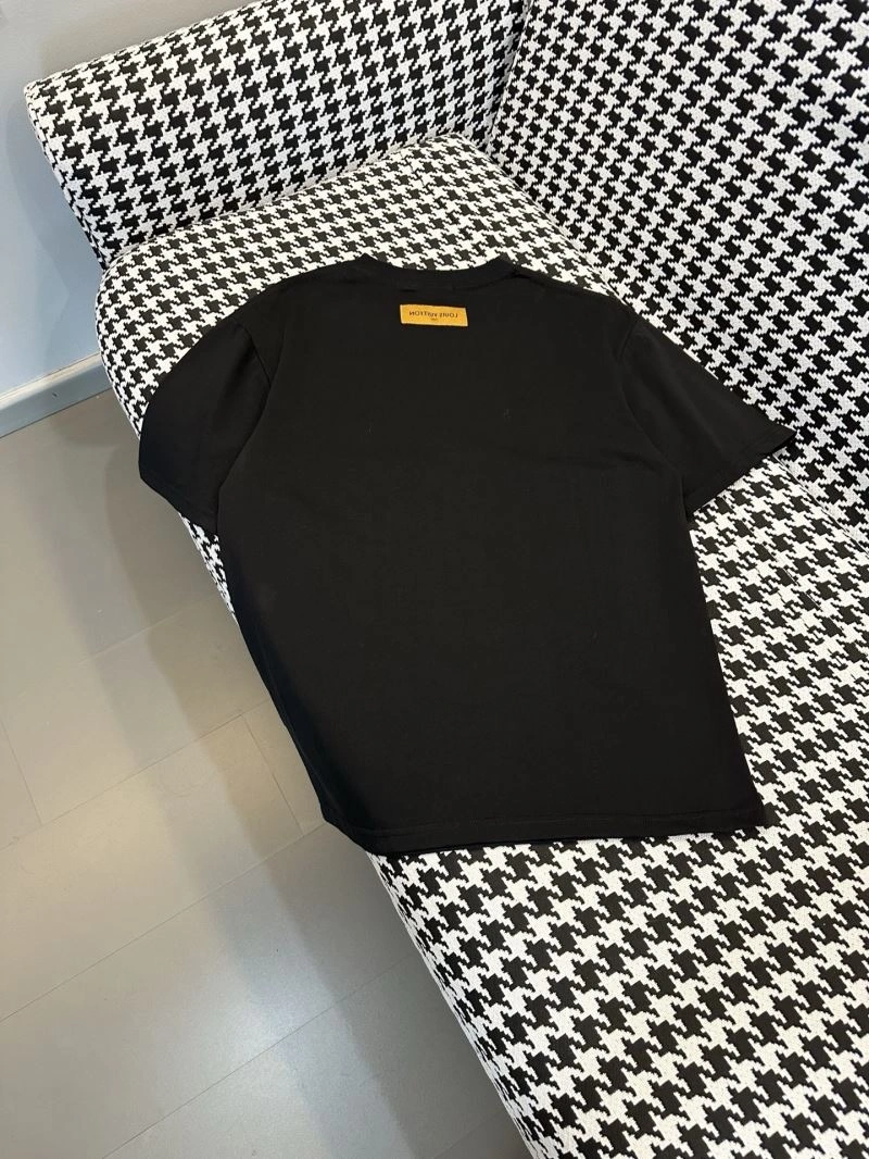 Tailored Louis Vuitton T-Shirts 134701