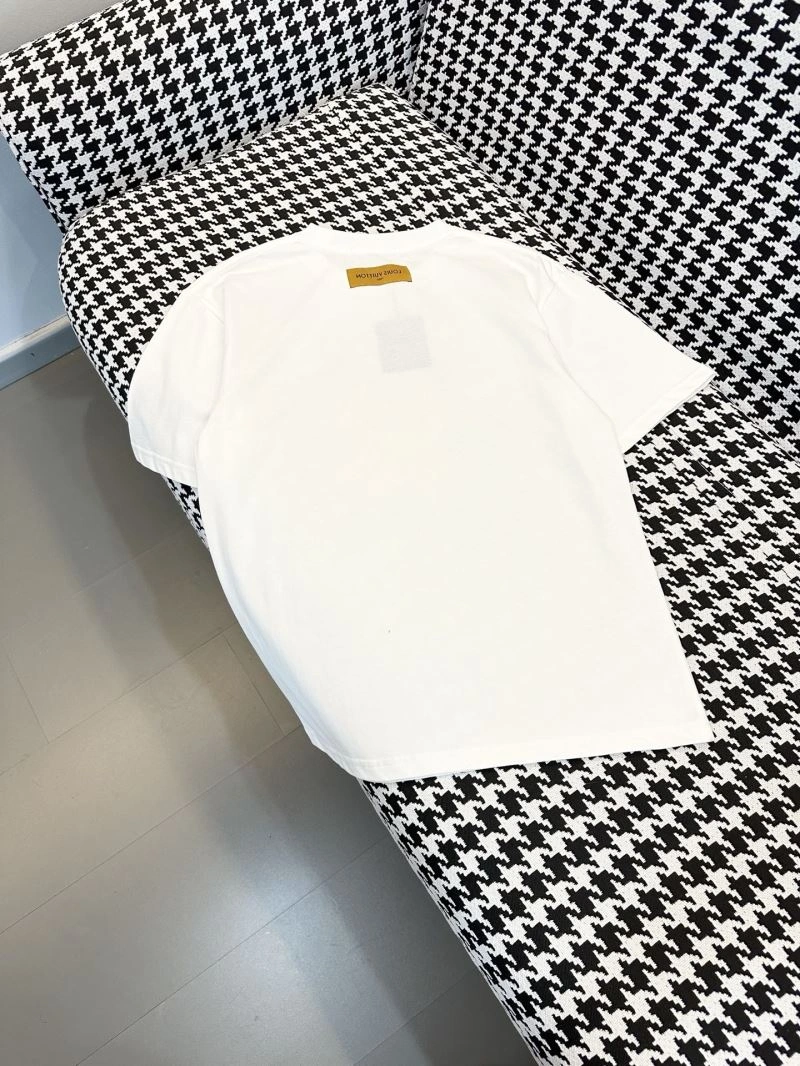 Tailored Louis Vuitton T-Shirts 134701
