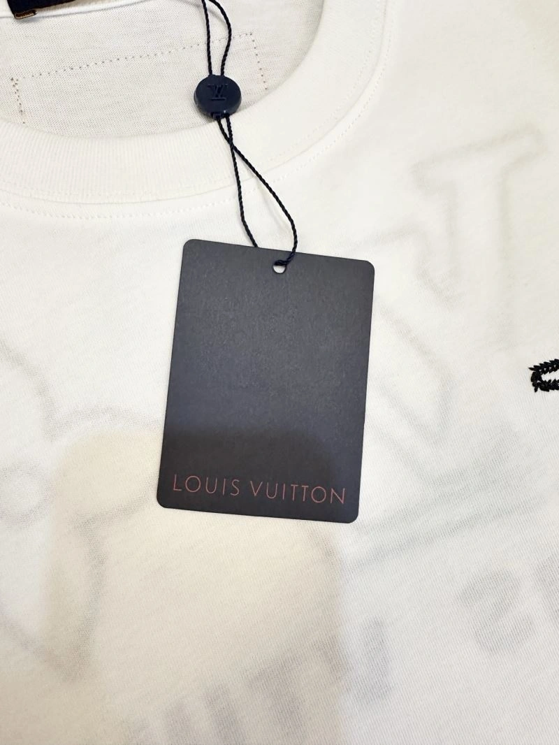 Seasonal Louis Vuitton T-Shirts 134696