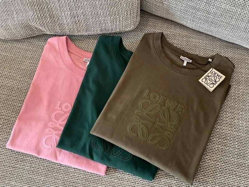 UrbanChic Louis Vuitton T-Shirts 134684