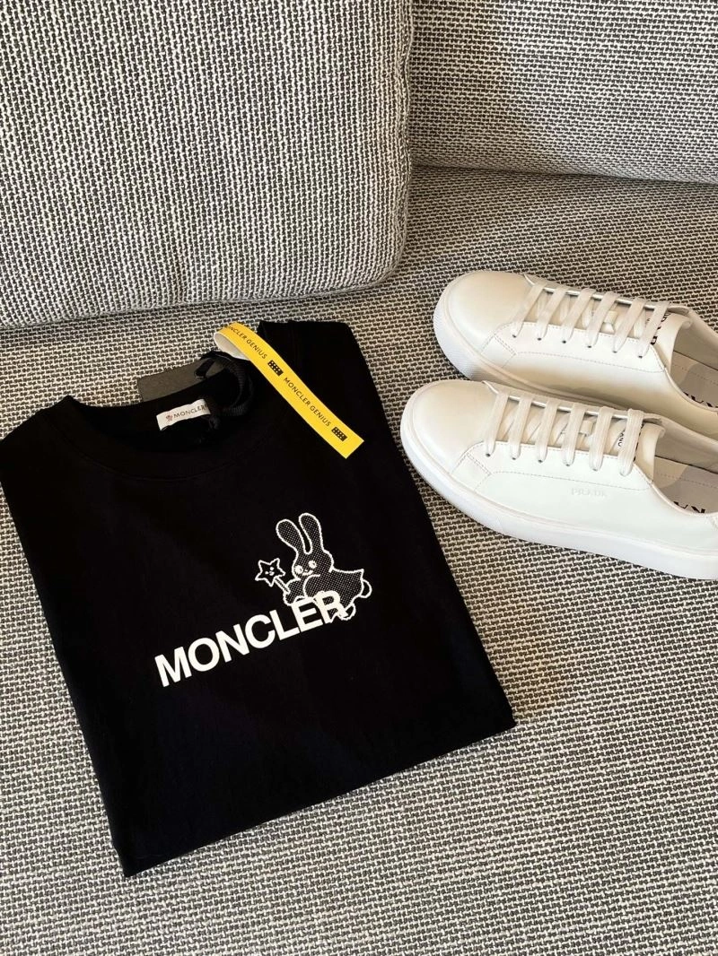 Neat Louis Vuitton T-Shirts 134706