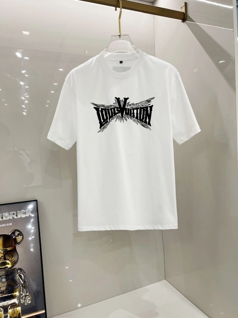Louis Vuitton T-Shirts Minimalist 134679