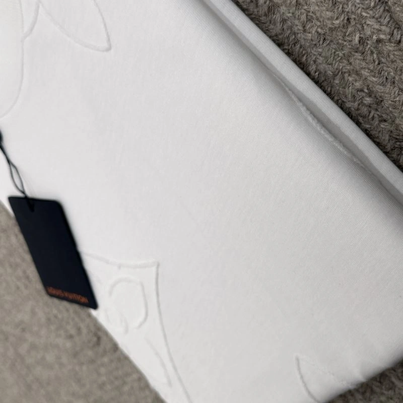 Louis Vuitton T-Shirts Resilient 134640
