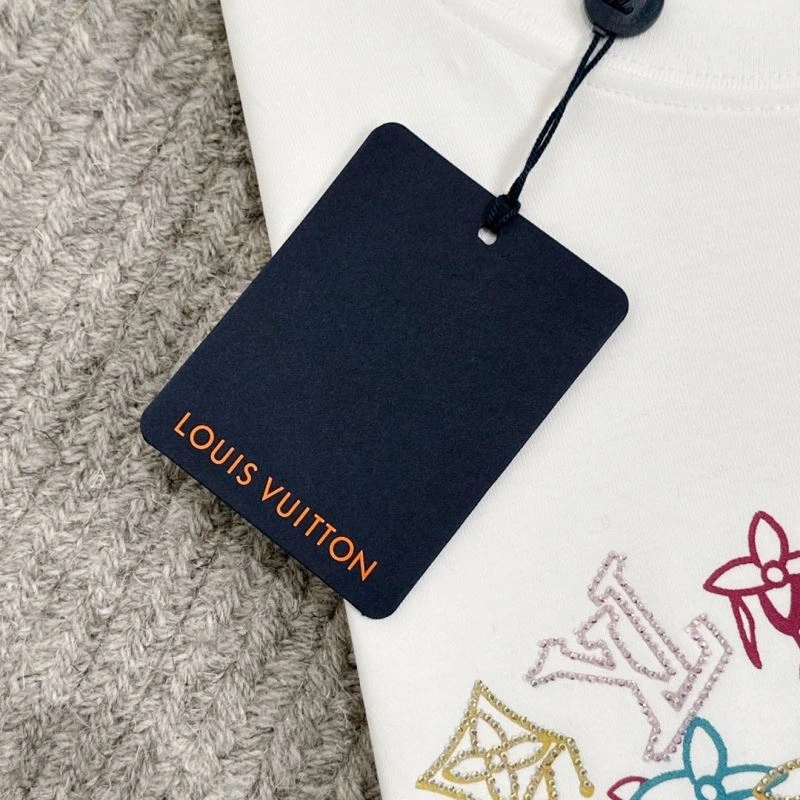 Louis Vuitton T-Shirts Durable 134660