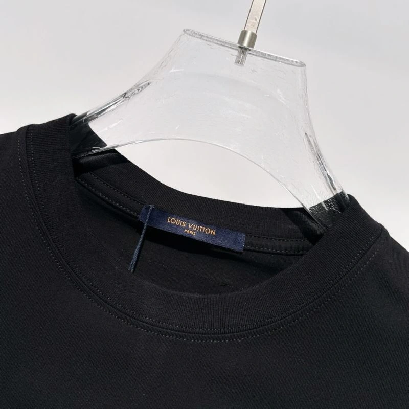 Seasonal Louis Vuitton T-Shirts 134649