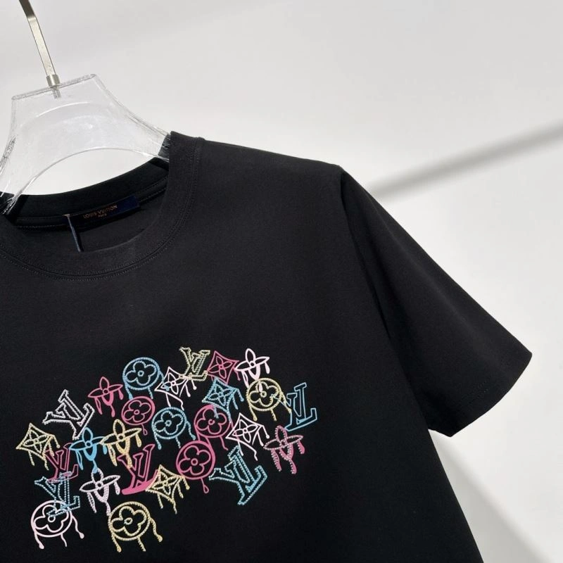 Seasonal Louis Vuitton T-Shirts 134649