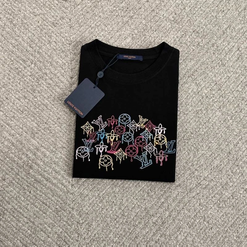 Seasonal Louis Vuitton T-Shirts 134649