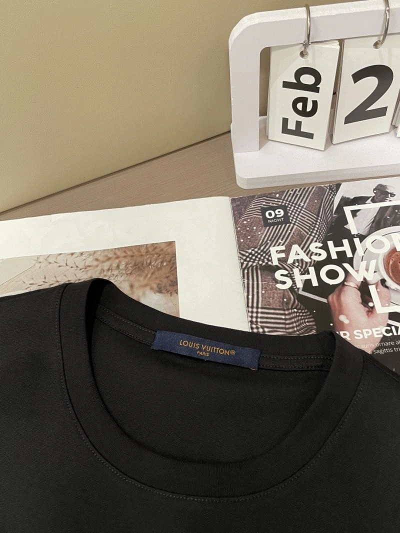 Minimalist Louis Vuitton T-Shirts 134651