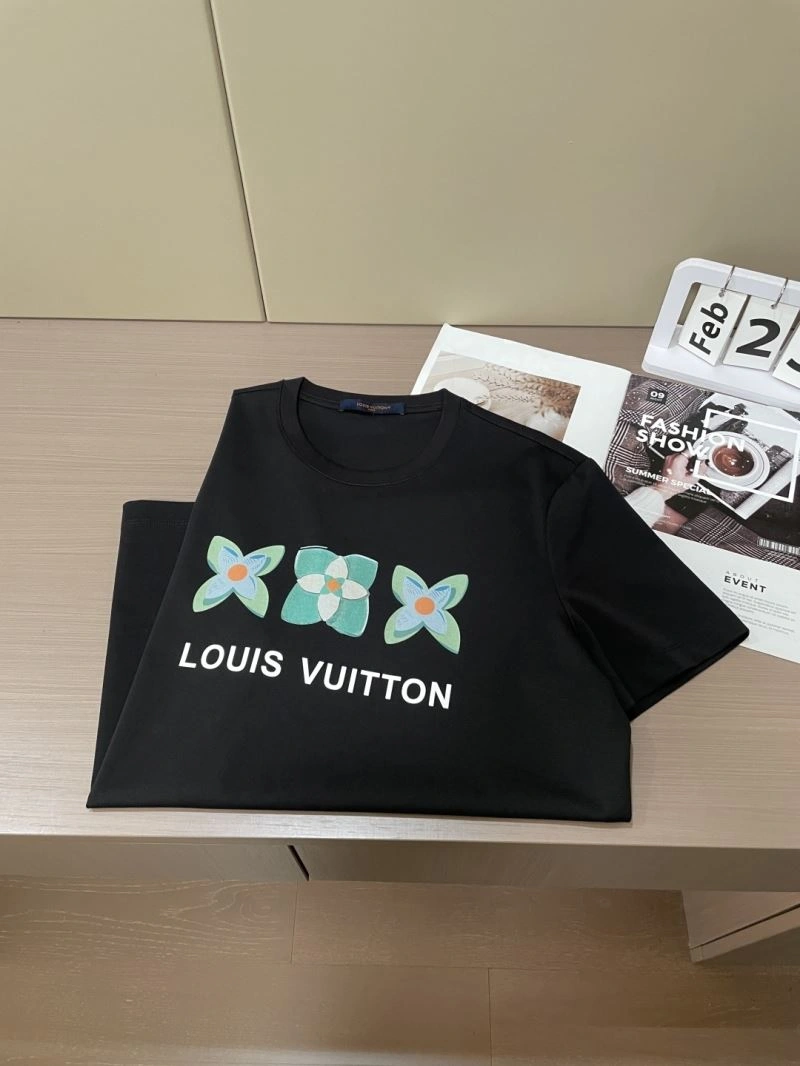 Minimalist Louis Vuitton T-Shirts 134651