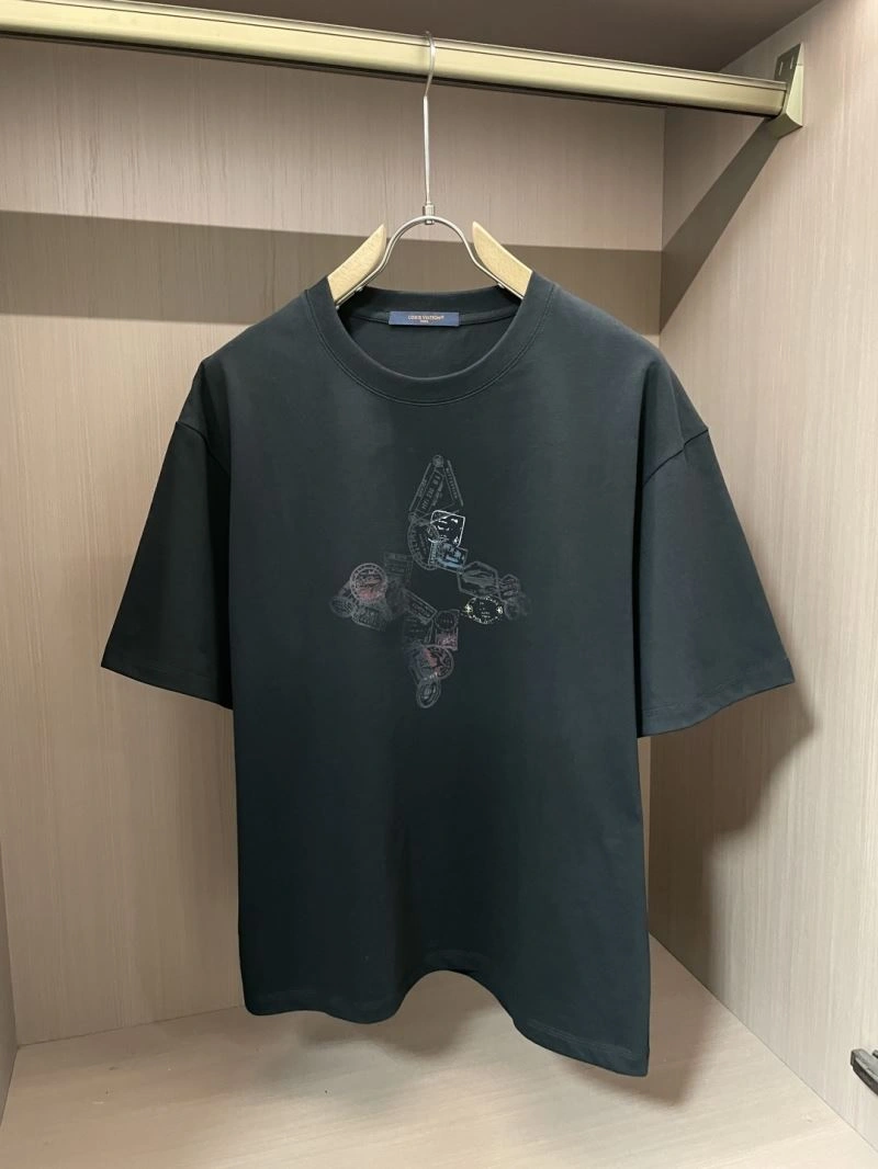 Elegant Louis Vuitton T-Shirts 134659