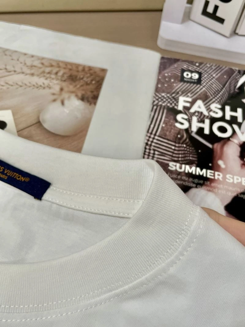 Elegant Louis Vuitton T-Shirts 134659