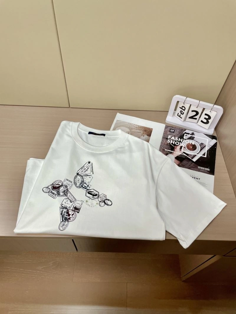 Elegant Louis Vuitton T-Shirts 134659