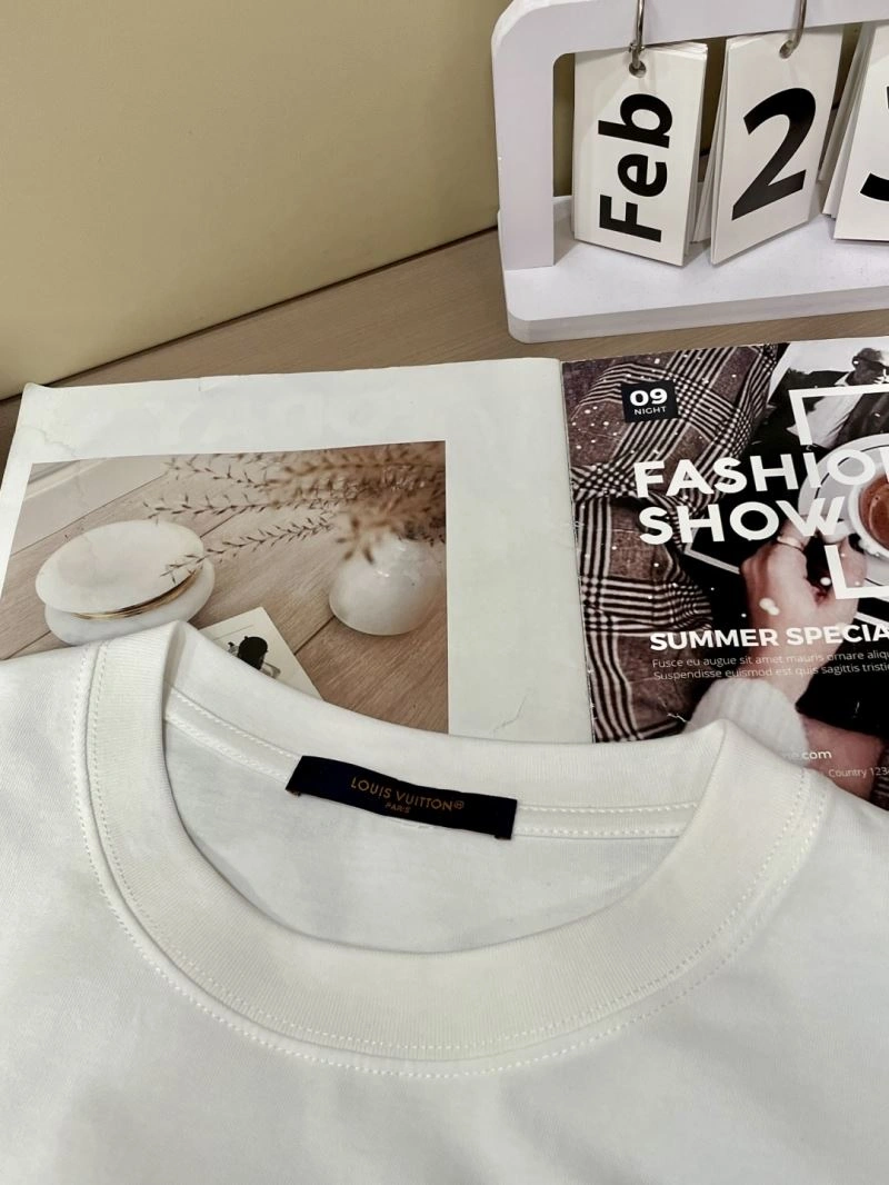 Louis Vuitton T-Shirts UrbanChic 134652