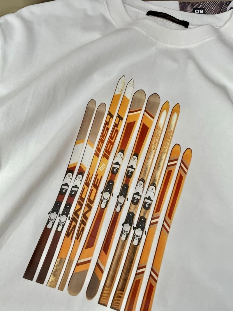 Louis Vuitton T-Shirts Lightweight 134657