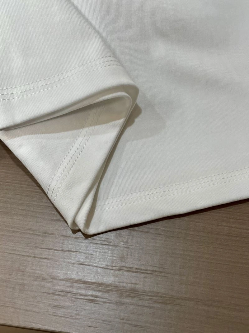 Louis Vuitton T-Shirts Lightweight 134657