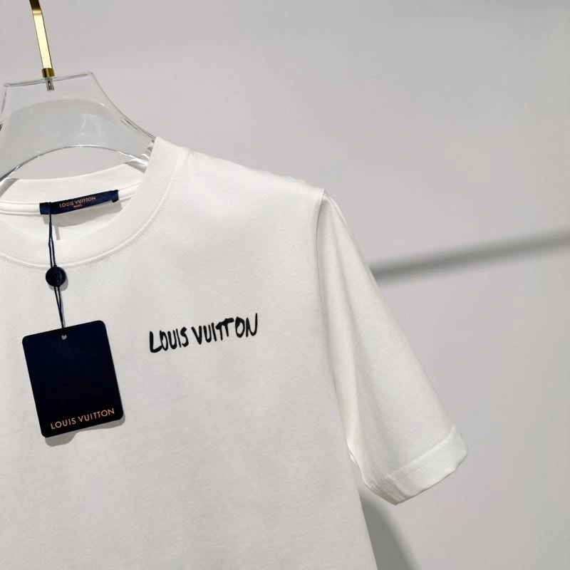Louis Vuitton T-Shirts Snug 134635