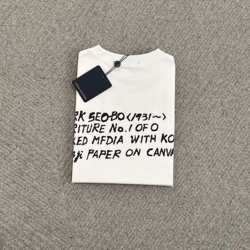 Louis Vuitton T-Shirts Snug 134635