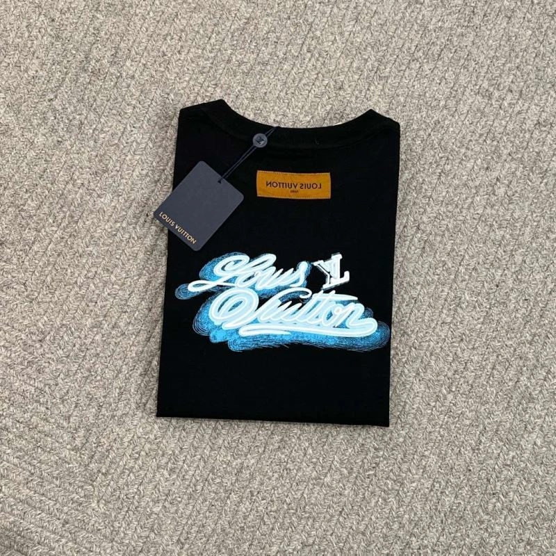 Sustainable Louis Vuitton T-Shirts 134636
