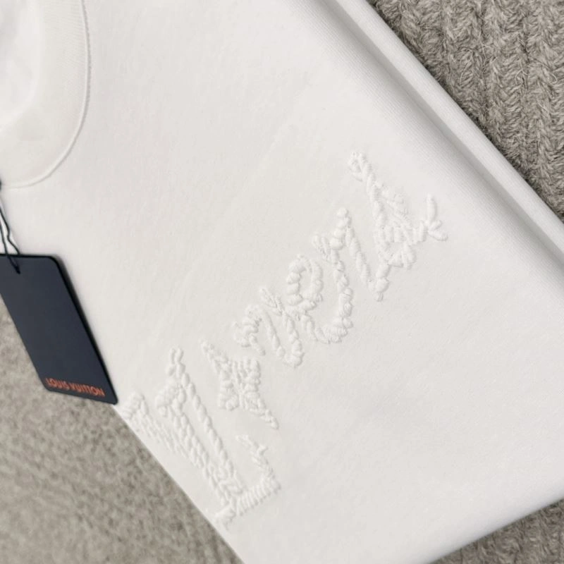 Louis Vuitton T-Shirts Breathable 134632