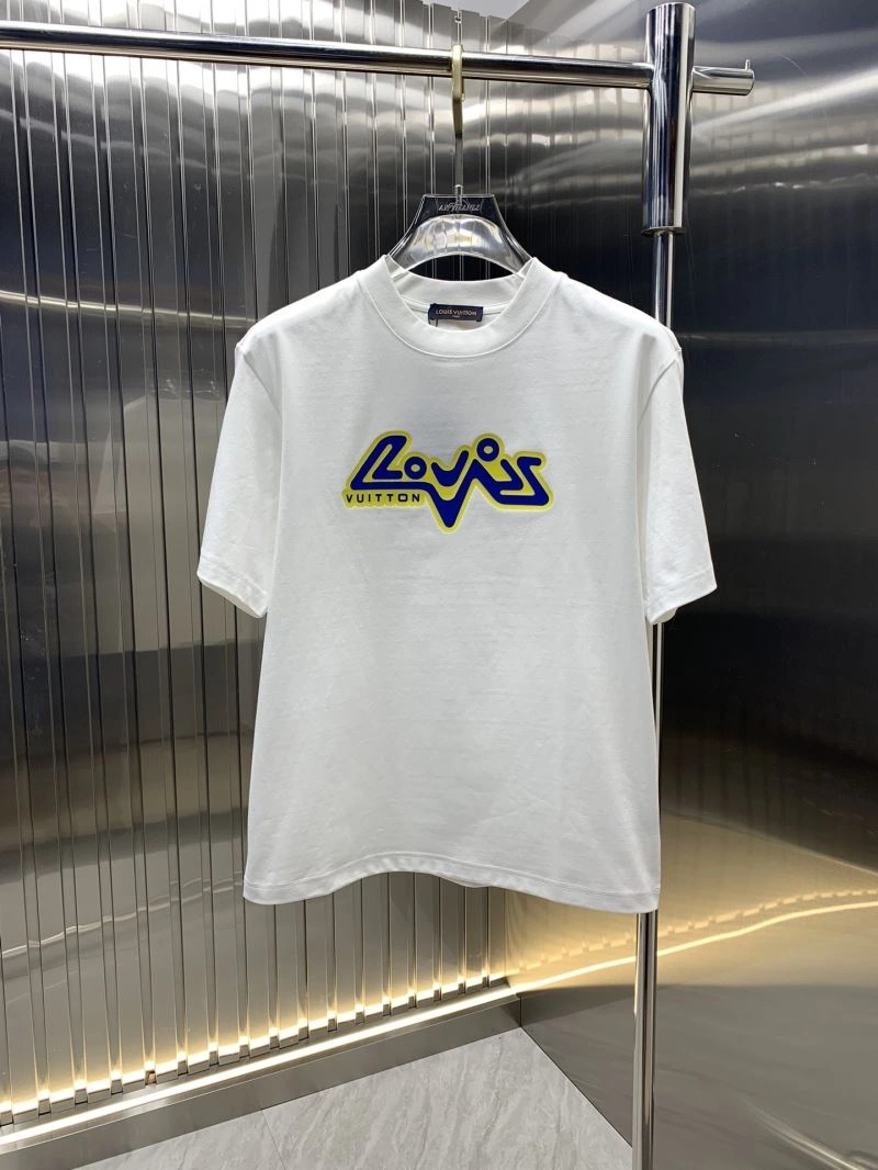 Snug Louis Vuitton T-Shirts 134630