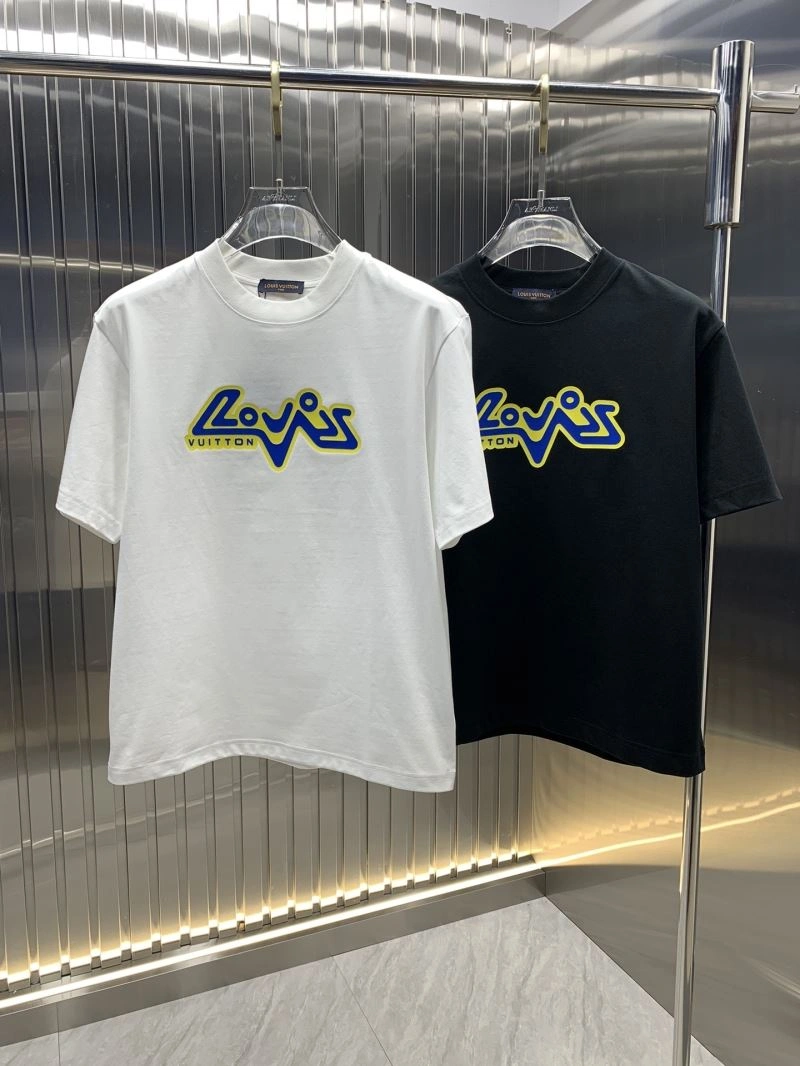 Snug Louis Vuitton T-Shirts 134630