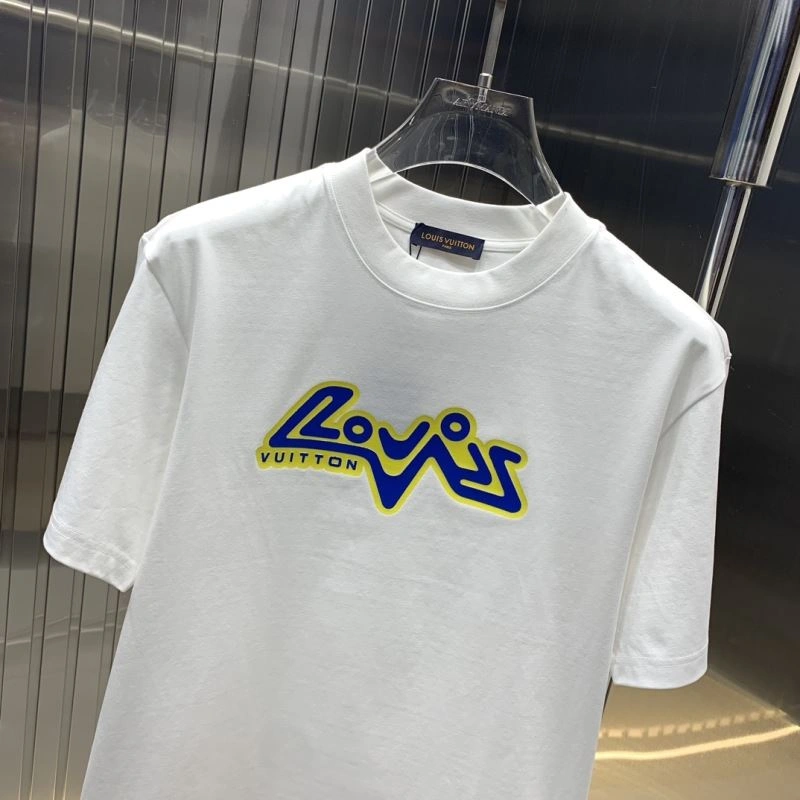 Snug Louis Vuitton T-Shirts 134630