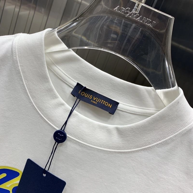 Snug Louis Vuitton T-Shirts 134630