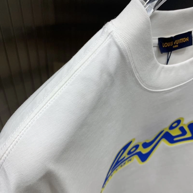 Snug Louis Vuitton T-Shirts 134630