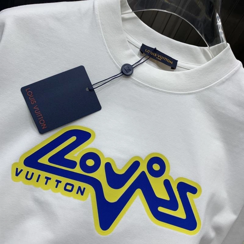 Snug Louis Vuitton T-Shirts 134630