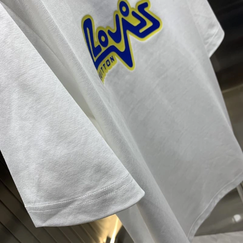 Snug Louis Vuitton T-Shirts 134630