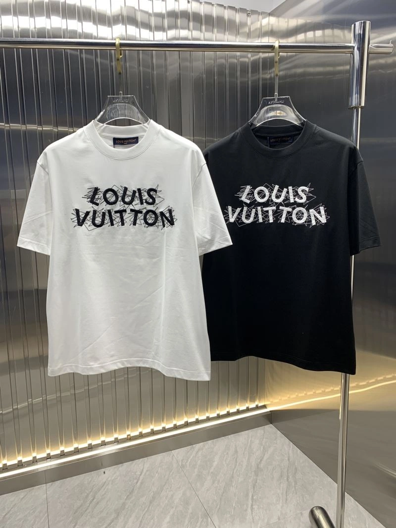 Compact Louis Vuitton T-Shirts 134613